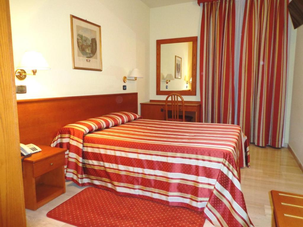 Hotel Select Montecchio Emilia Room photo